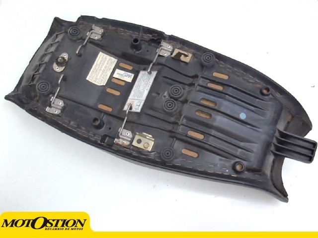 Asiento TRIUMPH TROPHY 900 1998-2002  recambios para moto