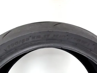 Neumático trasero Dunlop Sportmax GP Racer D212 190/55-17 7W