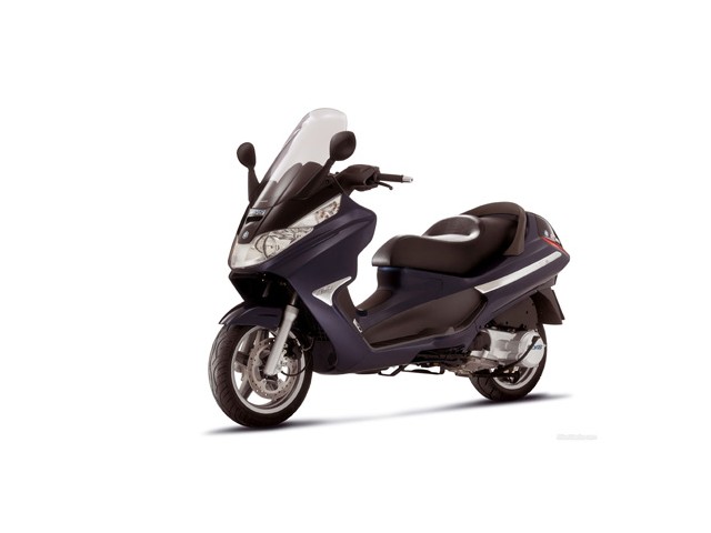 Embellecedor bomba freno delantero PIAGGIO X8 125 2004-2006  segunda mano