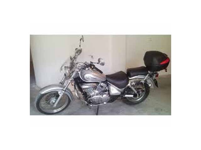 Aleta porta bateria SUZUKI VL 250 2000-2004  despiece de moto
