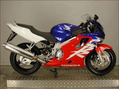 Bomba agua HONDA CBR 600 1999-2001  segunda mano