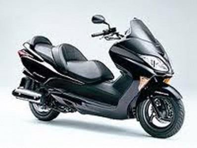 Embellecedor bandeja delantera HONDA FORZA 250 2005-2007  desguace motos