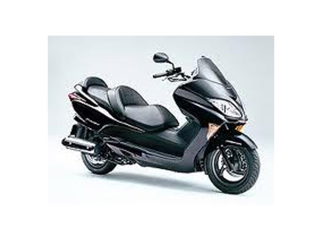 Embellecedor bandeja delantera HONDA FORZA 250 2005-2007  desguace motos