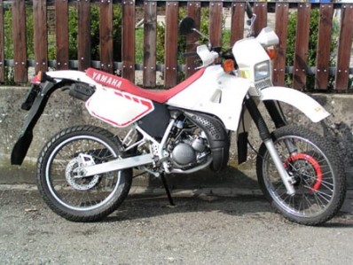 Aireador izquierdo YAMAHA DT 125 1999-2000  desguace motos