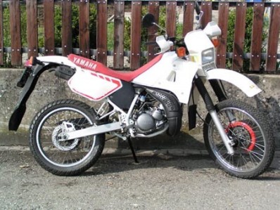 Cacha derecha YAMAHA DT 125 1999-2000  repuestos de motos