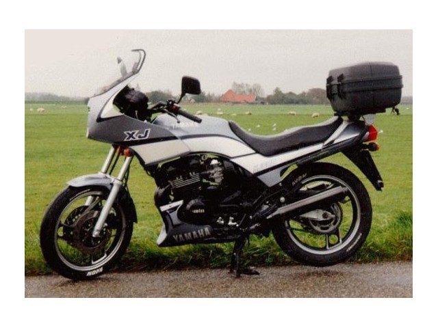 Soporte estriberas derecho YAMAHA XJ 600 1988-1990  desguace motos