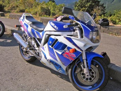 Estribera trasera izquierda SUZUKI GSX 1100 R 1100 1992-1994  recambio moto