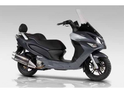 Embellecedor contra escudo grande DAELIM S3 125 2010-2013  segunda mano