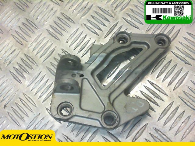 SOPORTE ESTRIBERA DELANTERO DERECHO Kawasaki Gpz 600 1985-1989