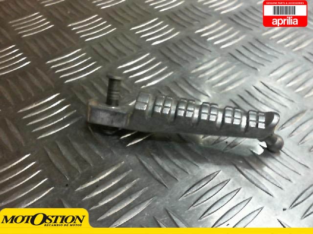 Estribera delantera derecha APRILIA TUONO 125 2003-2004  segunda mano