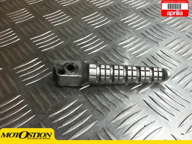 Estribera trasera derecha APRILIA TUONO 125 2003-2004  segunda mano