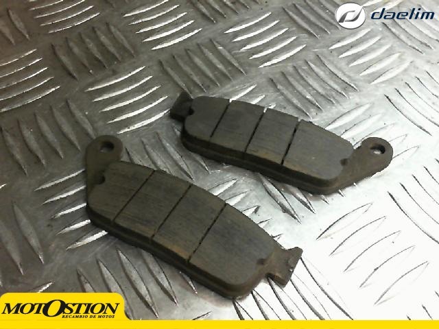Pastillas de freno delanteras usadas DAELIM ROADWIN 125R FI 125 2007-2011  motodesguace