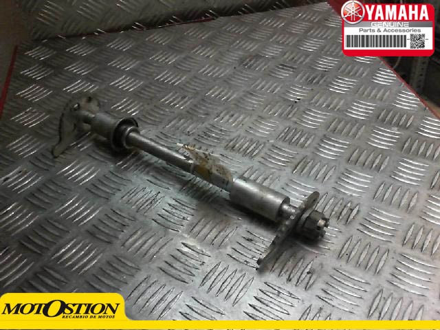 Eje rueda trasera YAMAHA DT 80 1987-1992  desguace motos