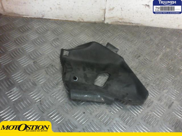 Embellecedor pipa direccion izquierdo TRIUMPH TROPHY 900 1998-2002  motodesguace