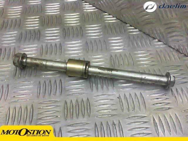 Eje rueda delantera DAELIM ROADWINR 125 2007-2011 Recambio Ocasion