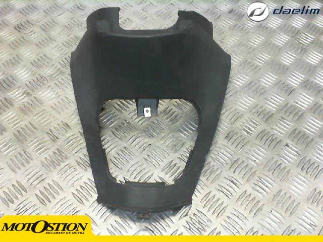Embellecedor bajo asiento DAELIM HISTORY 125 2005-2010  desguace motos