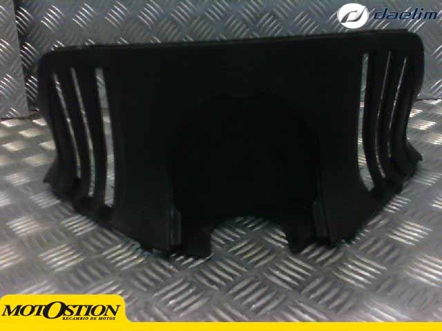 Embellecedor bajo asiento DAELIM BESBI 125 2008-2012  despiece de moto