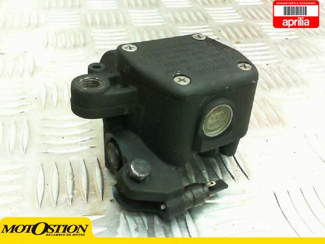 Bomba freno delantero APRILIA SPORTCITY CUBE 125 2008-2010  desguace motos