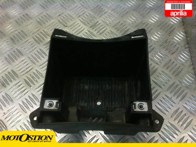 Caja porta bateria APRILIA SPORTCITY CUBE 125 2008-2010  desguace motos