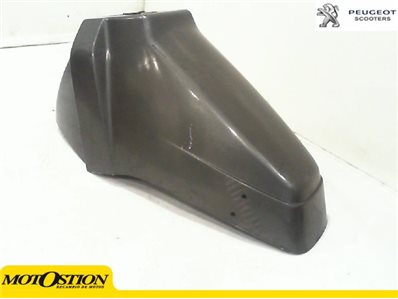 Aleta delantera gris