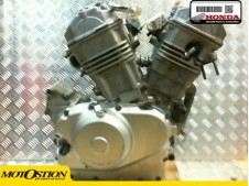 Motor completo del despiece o desguace de una moto Honda deauville 650 1998-2005