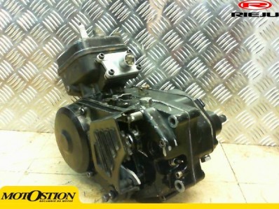 Motor completo del despiece o desguace de una moto Rieju drac 50 1988-1999