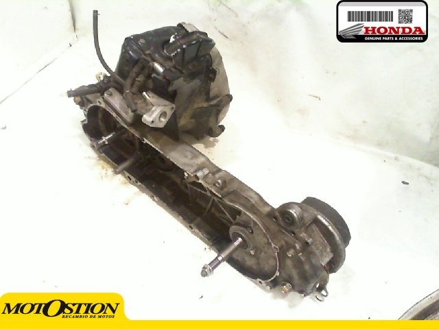 Motor completo del despiece o desguace de una moto Honda scoopy 50 1993-2001