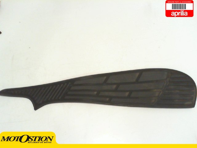 Pie derecho APRILIA LEONARDO 250 1999-2009  segunda mano