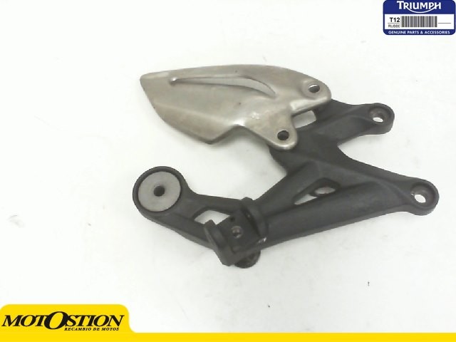 Soporte estribera delantera derecha Triumph Street 675 2013 - 2017