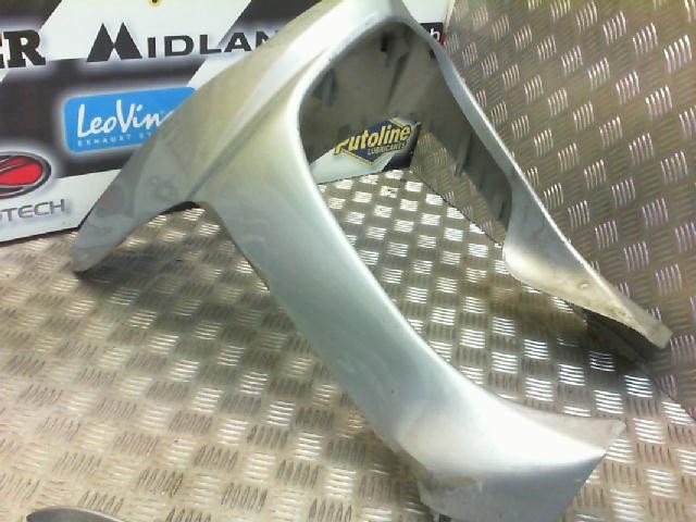 Carenado superior gris 01 YAMAHA CYGNUS 125 2004-2005  segunda mano