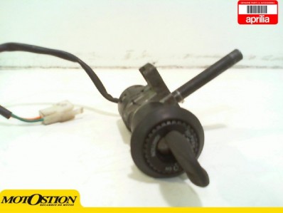 Cerraduras completas APRILIA SPORTCITY 125 2005-2008  segunda mano