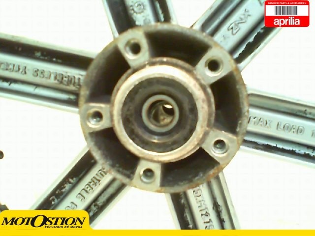 Rueda delantera APRILIA SPORTCITY 125 2005-2008  desguace motos