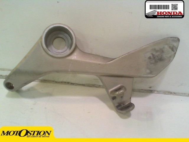Soporte estribera delantero izquierdo HONDA VFR 800 1999-2003  desguace motos