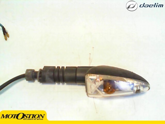 INTERMITENTE DELANTERO IZQUIERDO Y TRASERO DERECHO Daelim Roadwin 250 r 2012 - 2015
