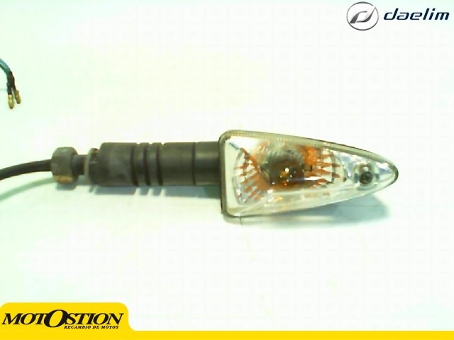 INTERMITENTE DELANTERO IZQUIERDO Y TRASERO DERECHO Daelim Roadwin 250 r 2012 - 2015