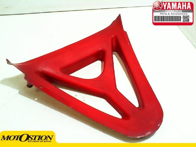 Boca de tiburon central negra YAMAHA R1 1000 1998-2000  desguace motos