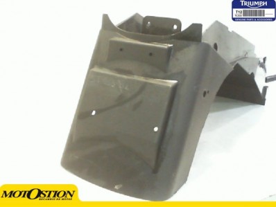 Aleta porta matricula pequeña fisura TRIUMPH ST 955 2002-2003  recambio moto