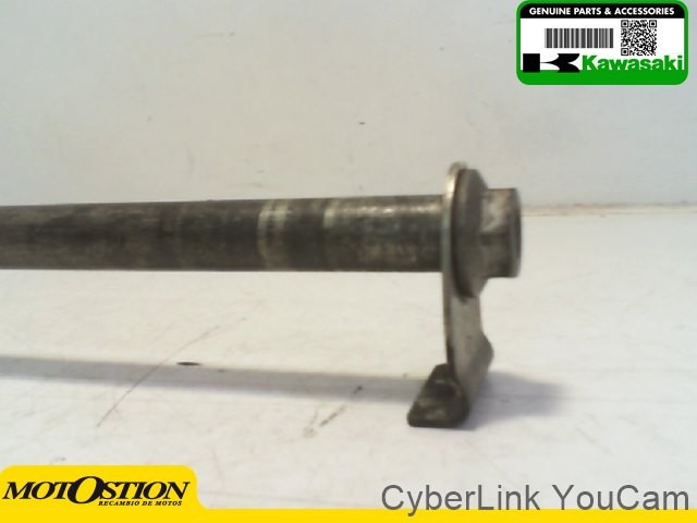 Eje rueda trasera KAWASAKI ZZR 600 1994-1996  segunda mano