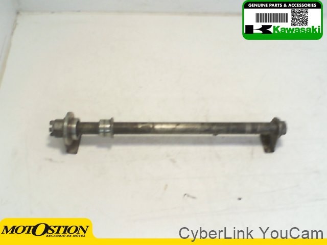 Eje rueda trasera KAWASAKI ZZR 600 1994-1996  segunda mano