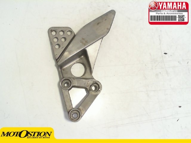 Soporte estribera delantero izquierdo YAMAHA FZR 1000 1986-1990  segunda mano