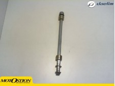 Eje rueda trasera Daelim Roadwin 125 R 2007 - 2011