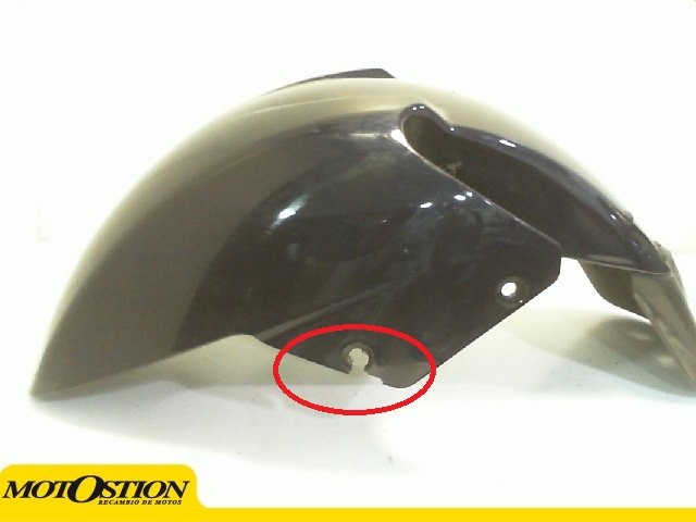 Aleta delantera gris