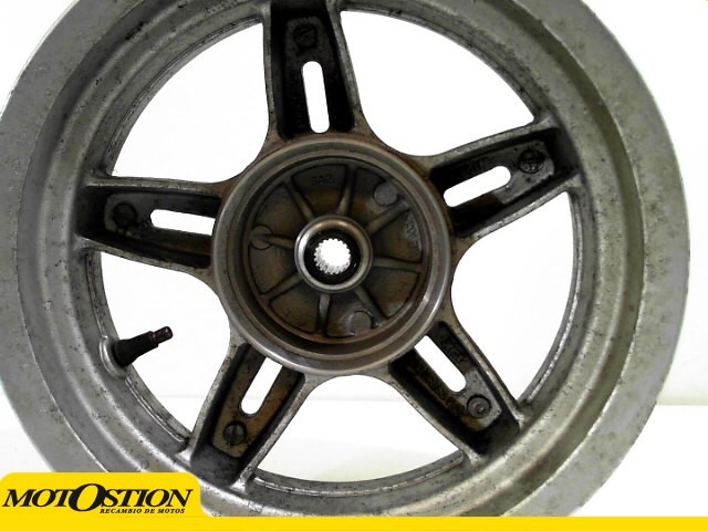 RUEDA TRASERA 12 Sym GTS y GTS Evo 125 2010 - 2013