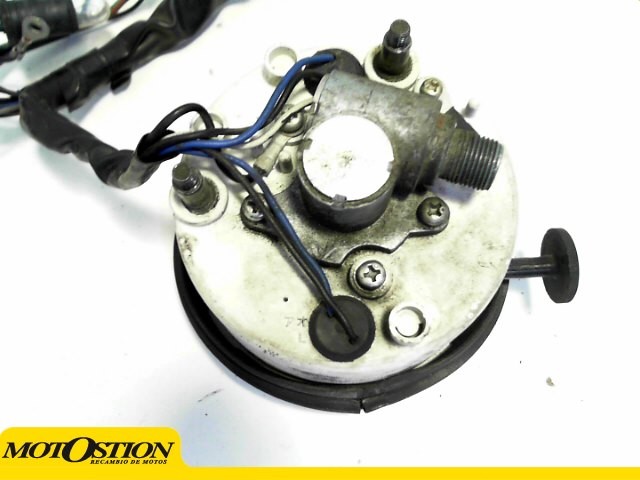 Reloj cuenta kilometros YAMAHA FZR 600 1989-1992  segunda mano