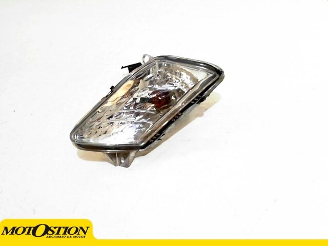 Intermitente delantero izquierdo YAMAHA XMAX  segunda mano