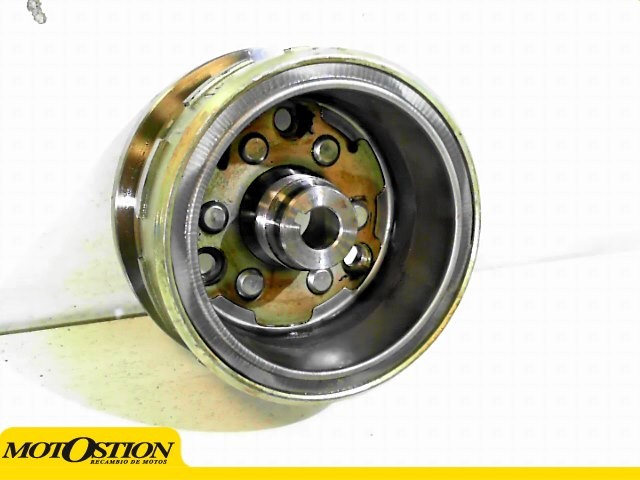 Volante magnetico HYOSUNG GTR 250 2006-2007  recambios para moto