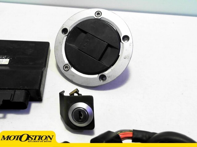 Cerraduras completas codificadas SUZUKI GSX 1000 R 1000 2005-2007  segunda mano