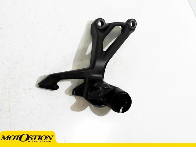 SOPORTE ESTRIBERA TRASERA DERECHA Kawasaki z900 2020 - 2021