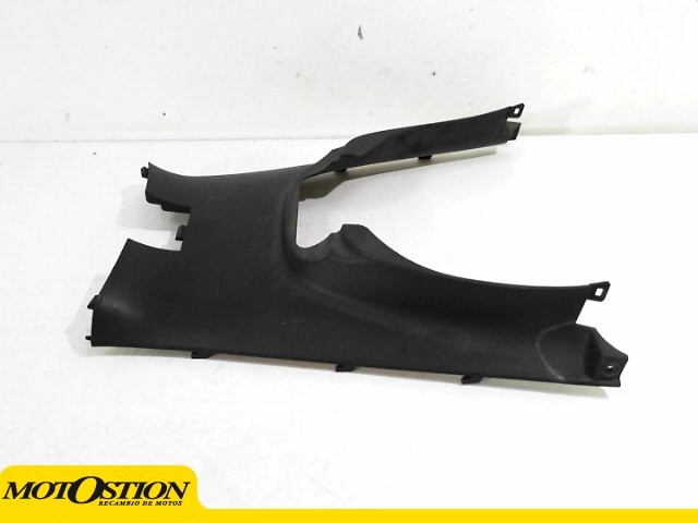 Embellecedor bajo asiento Kymco Super dink 300 2009-2012