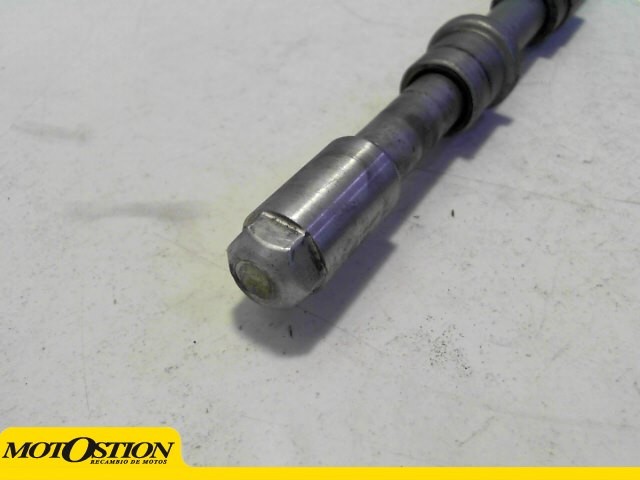 Eje rueda delantera HONDA VARADERO 125 2001-2004  segunda mano